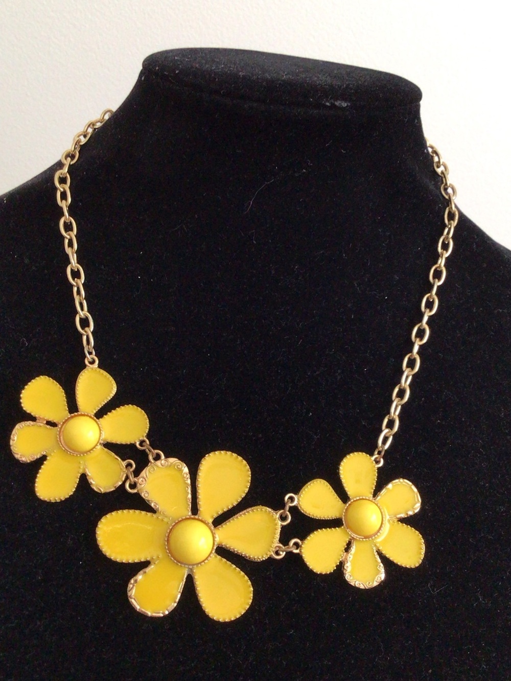 Erica Lyons Daisy Flower Statement Necklace Yellow Enamel 16" plus extender